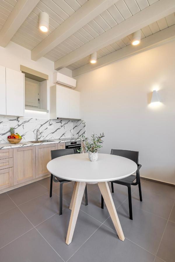 Chalki Sunrise Suites Exteriör bild